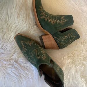 ARIAT Green Suede Western Ankle Boots
